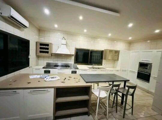 duplex moderne à Nongo Conteyah idéal pour bureau