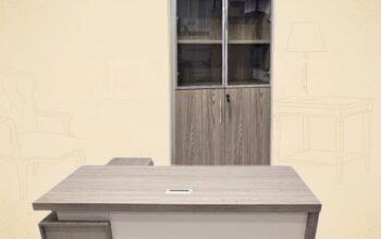 Table de bureau plus armoire complet M4