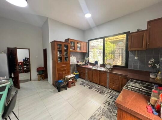 Triplex en location pour activité professionnelle.