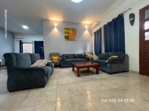 Triplex en location pour activité professionnelle.